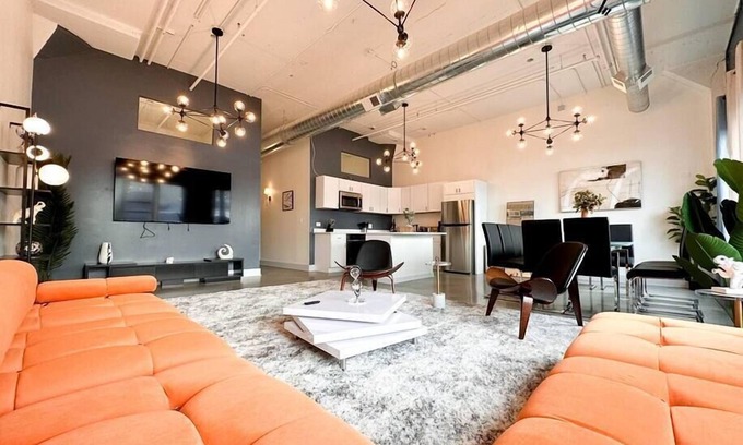 Near South Side Appartement | Luxurious McCormick Place 6 bed/3 bath Suite for groups with optional parking