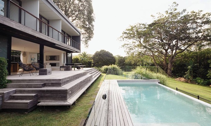 Ewingsdale Maison | Luxurious modern family home w/ pool & spacious gardens, 7 minutes to the beach!
