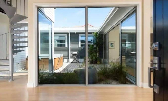 Papamoa Beach Maison | Luxurious modern Beach Getaway with spa pool. Only 150m to white sandy beach