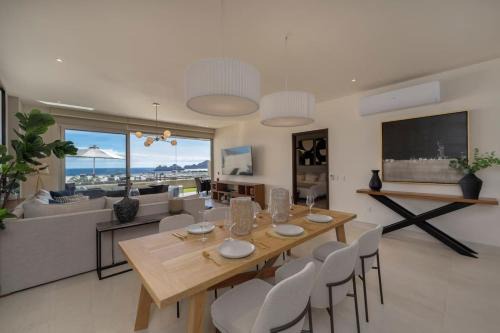El Tezal Maison | Luxurious New 3BR Condo with Ocean and Arch Views