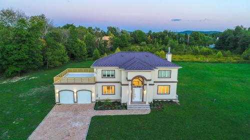 Warwick Maison | Luxurious New Countryside Home