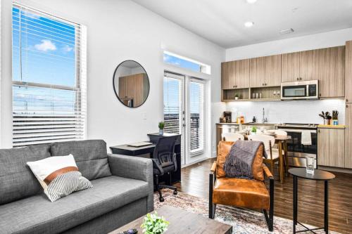 West Oak Hill Appartement | Luxurious New Unit 1Bd1Ba Pool, Golf Sim