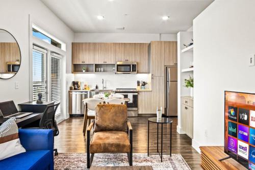 West Oak Hill Appartement | Luxurious New Unit 1Bd1Ba Pool Golf Sim
