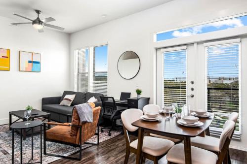 West Oak Hill Appartement | Luxurious New Unit 1Bd1Ba Pool Golf Sim
