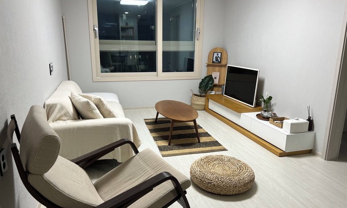 Nam-Gu Appartement | Luxurious, newly built 2-bedroom apartment next to beautiful Taehwa river