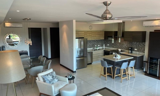 Playa Hermosa Appartement | Luxurious, ocean-view condo. Easy 5 minute walk to beach and restaurants!