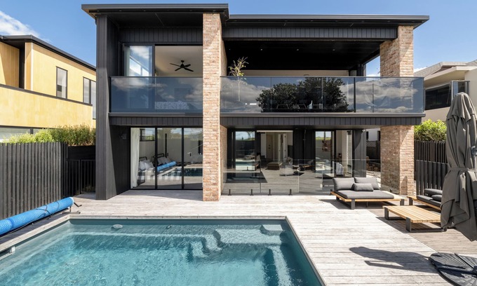 Papamoa Beach Maison | Luxurious Oceanfront Family Retreat with Pool - Papamoa