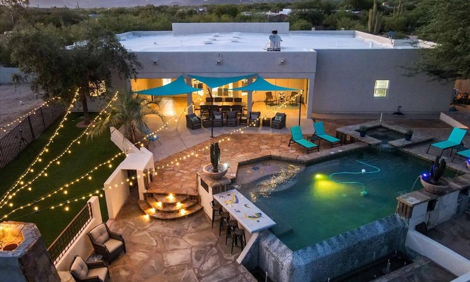 Pinnacle Peak Maison | Luxurious Property ~ Pickleball ~ Heated Pool/Spa ~ Firepit ~ Gameroom and more.