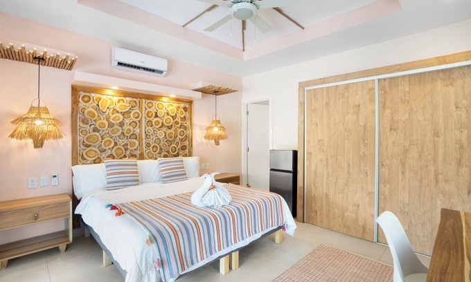 Potrero Hôtel | Luxurious room with Wi-Fi, Rain Shower, A/C in tranquil Potrero.
