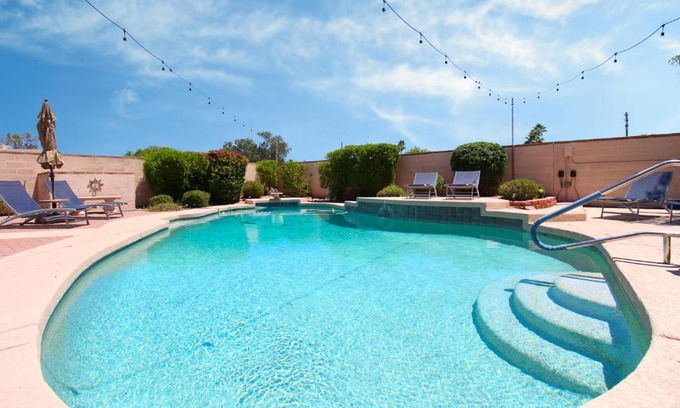 La Paz At Desert Springs Maison | Luxurious Scottsdale Guesthouse by the Pool