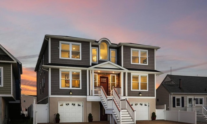 Seaside Heights Maison | Luxurious Seaside Heights Mansion, 1/2 mile from Beach/Boardwalk