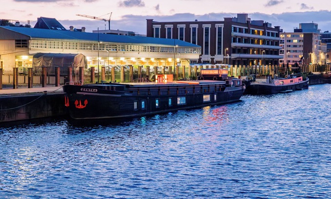 Heilig Kerst Location De Bateaux | Luxurious ship with focus on relaxation for large groups: anything but ordinary