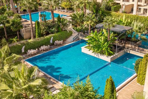 Golden Sands Appartement | Luxurious Studio - Pool View in Argisht Partez