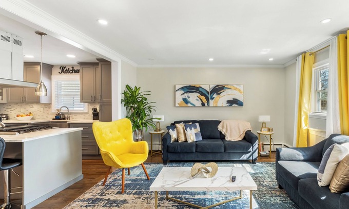 Irvington Appartement | Luxurious Suburban 3BR Oasis