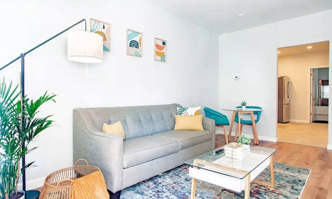 Downtown Baltimore Maison | Luxurious Three Bedroom in Patterson Park