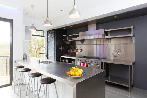Geilston Bay Maison | Luxurious, Tranquil and Private