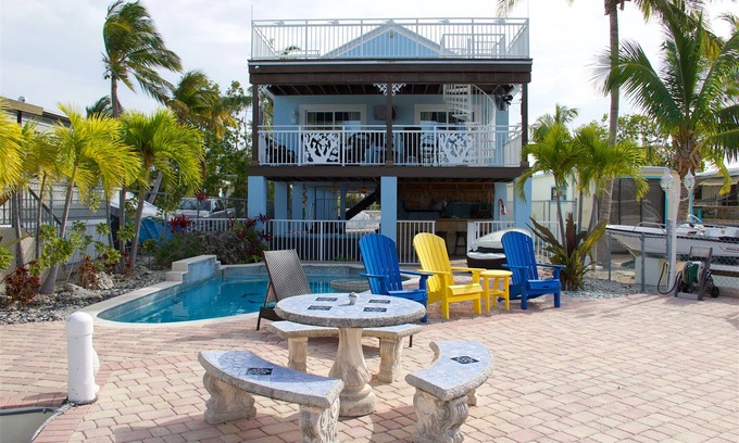 Cross Key Waterways Maison | Luxueux Tropical Pool Home sur l'eau - 5 étoiles!