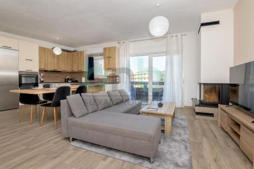 Alexandroupoli Appartement | Luxurious Tsimiski 3BDR 4th Floor