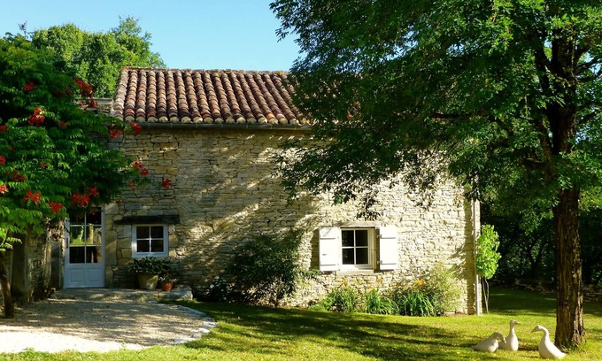Montgesty Maison | Luxueux gîte de 2 chambres avec piscine privée. La Vigne Vierge Gite de Charme