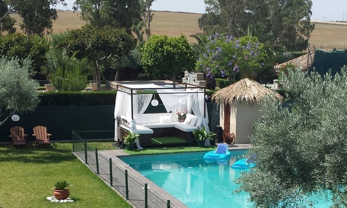 Montequinto Chalet De Ski | Villa de luxe. Piscine privée et courts de tennis. Métro