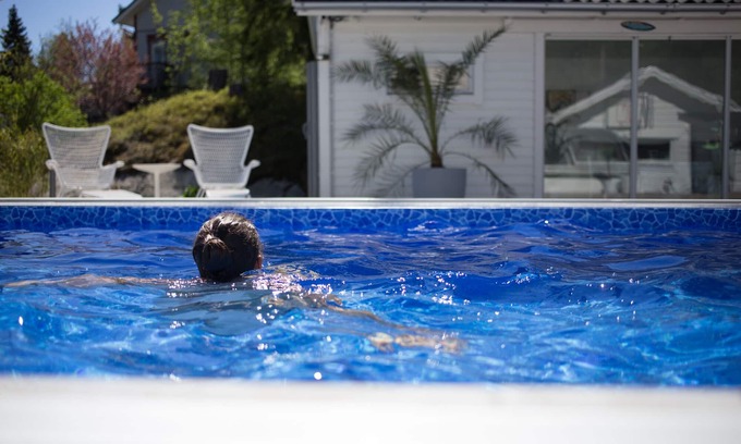 Saltsjo Boo Villa | Villa de luxe avec piscine, bain à remous extérieur et pool house