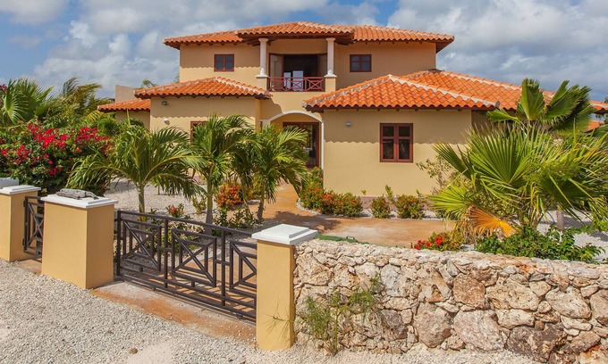 Santa Barbara Villa | Villa de luxe avec vue panoramique sur l'océan, piscine privée et voiture (en option)