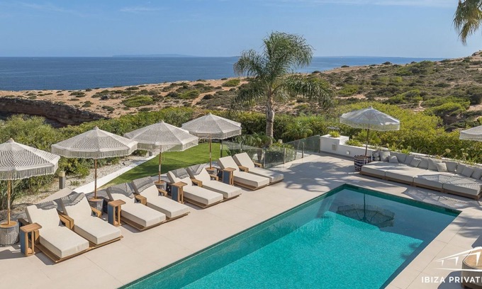 Cap Martinet Villa | Villa luxueuse avec baie privée, piscine, terrasse et vues magnifiques