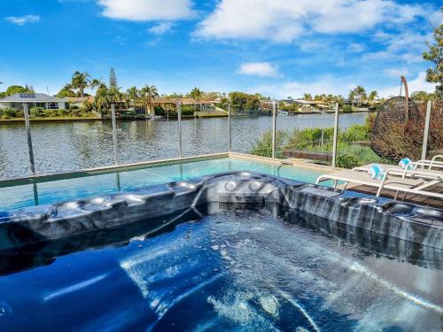 Birtinya Maison | Luxurious Waterfront Paradise Stunning Views