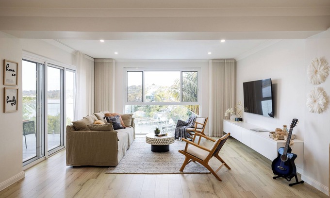 Oatley Maison | Luxurious Waterfront Retreat with Tennis Court