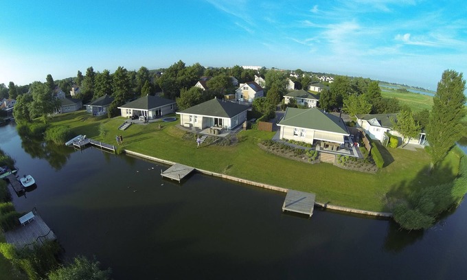 Makkum Maison | Luxueusement équipé FH / près de la plage avec rampe de mise à l'eau, Internet, sauna