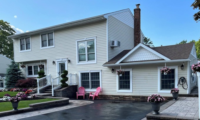 Lake Ronkonkoma Appartement | Luxury 1 Bedroom walking distance from Lake Ronkonkoma and close to the Hamptons