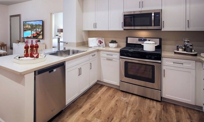 Irvine Appartement | Luxury 1 bedroom apartment in O.C, 15 min walk to Irvine Spectrum.