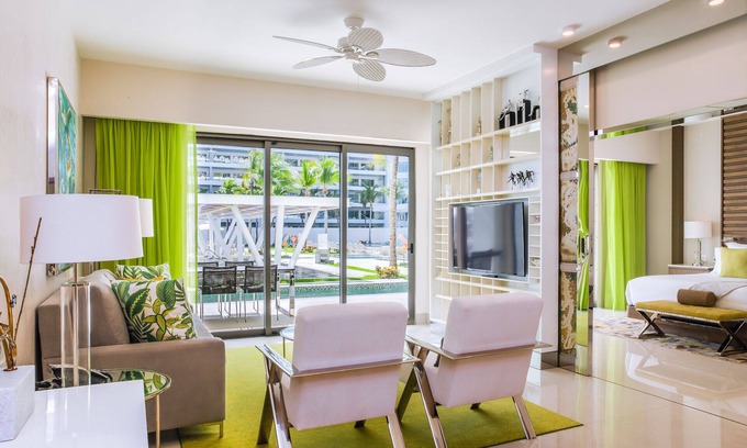 Puerto Juarez Station Balnéaire | Luxury 1BR All-Inclusive - Private Swim-up Pool on 5 Diamond Resort