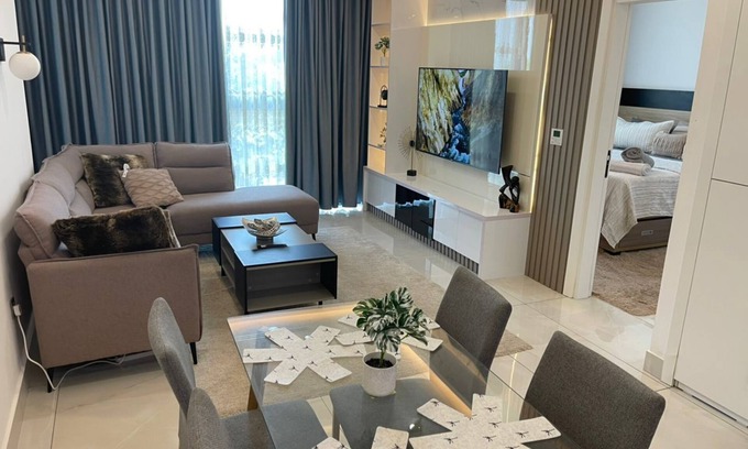 Accra Appartement | Luxury 1BR apartment with Airport View and Infinity pool on rooftop.