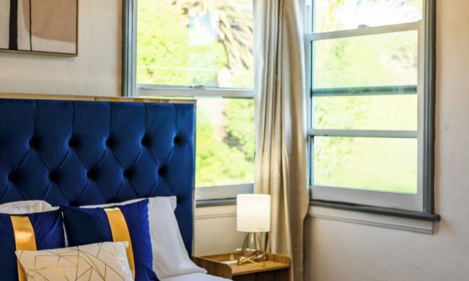 El Porto Appartement | Luxury 1BR Beachside Gem Walk to Beach + Ocean Views