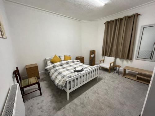 Dumfries Appartement | Luxury 1BR Flat Central Dumfries Self Check-in, Parking, Wi-Fi
