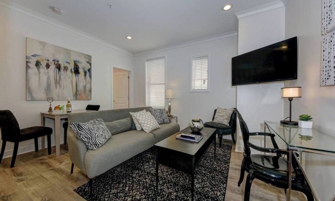 Dupont Circle Lit Et Petit-Déjeuner | Luxury 1BR Suite 1 Dupont / Kalorama