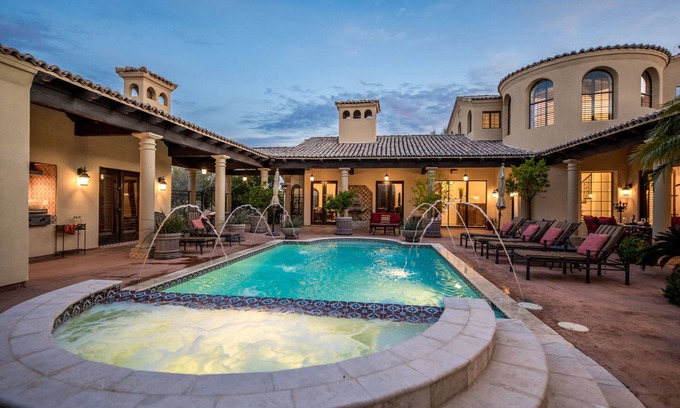 North Scottsdale Maison | Domaine de luxe de 5 hectares avec 5 chambres dans le style toscan, près de Troon North, privé