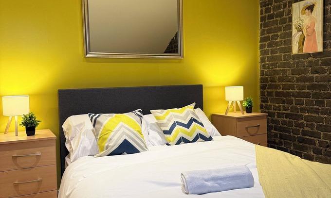 Upper Edmonton Appartement | Luxury 2-Bed Flat 5 Min Walk to Silver St 20 Min to Liverpool St & London Bridge