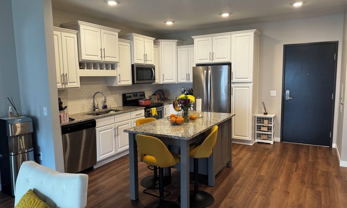 Maple Grove Appartement | Luxury 2 bedroom apartment In the heart of Maple Grove MN
