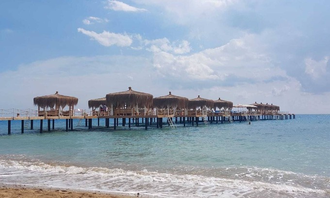 Gastria Appartement | LUXURY 2-BEDROOM APARTMENT IN SEAFRONT COMPLEX WITH PRIVATE BEACH