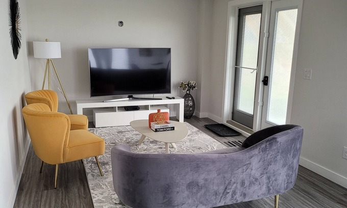 Fort Gary Appartement | Luxury 2 bedroom with lake view