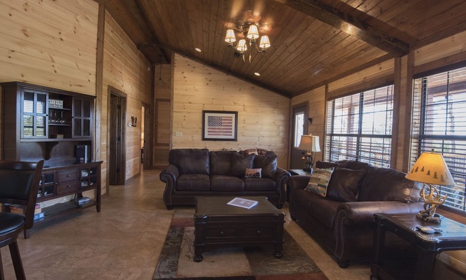 Smithville Cabine | Charmante cabine de 2 chambres sur 4. 8 acres près du mont. Rivière Fork. Construit au printemps 2018
