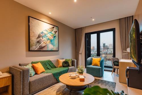District 1 Appartement | Luxury 2 or 3BR Apartment in Dist 1, Pool and airport pickup