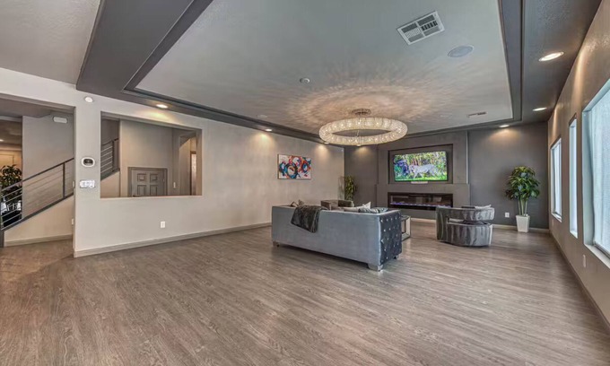 Enterprise Maison | Luxury 2 Story 3 Car Garage Home