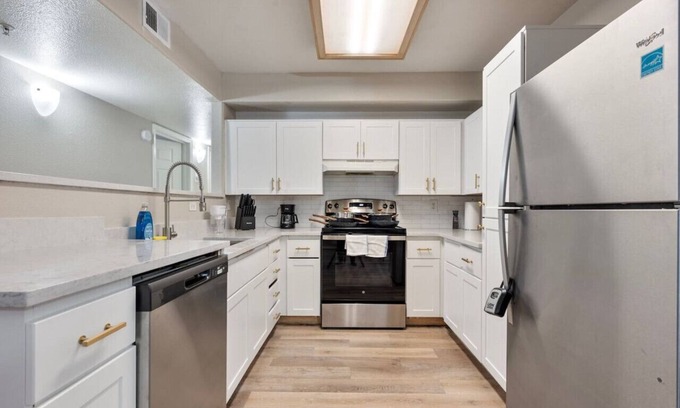 Tempe Appartement | Luxury 2B2B Tempe Free Parking and Arcade!