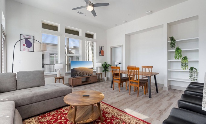 Vista Del Pueblo Appartement | Luxury 2BD/2BA Near Airport 8183