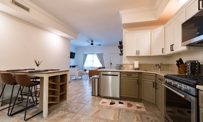 Crescent Beach Copropriété | Luxury 2BD 2BTH - Condo #5