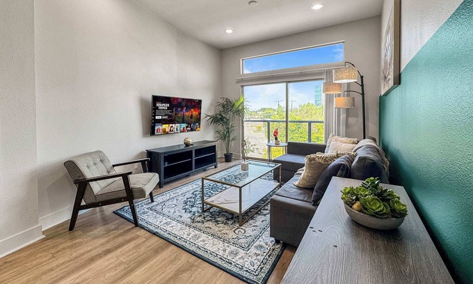 Deep Ellum Appartement | Luxury 2BD | Deep Ellum | Free Parking | Pool+Gym
