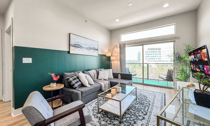 Deep Ellum Appartement | Luxury 2BD | Deep Ellum | Free Parking | Pool+Gym